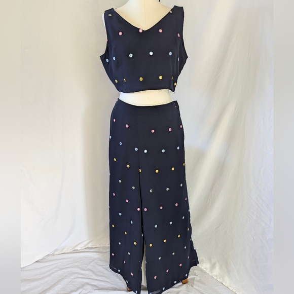 Stylish Indian Wedding Indo western outfit | Crop top and wide pants with mirror - Picture 11 of 15